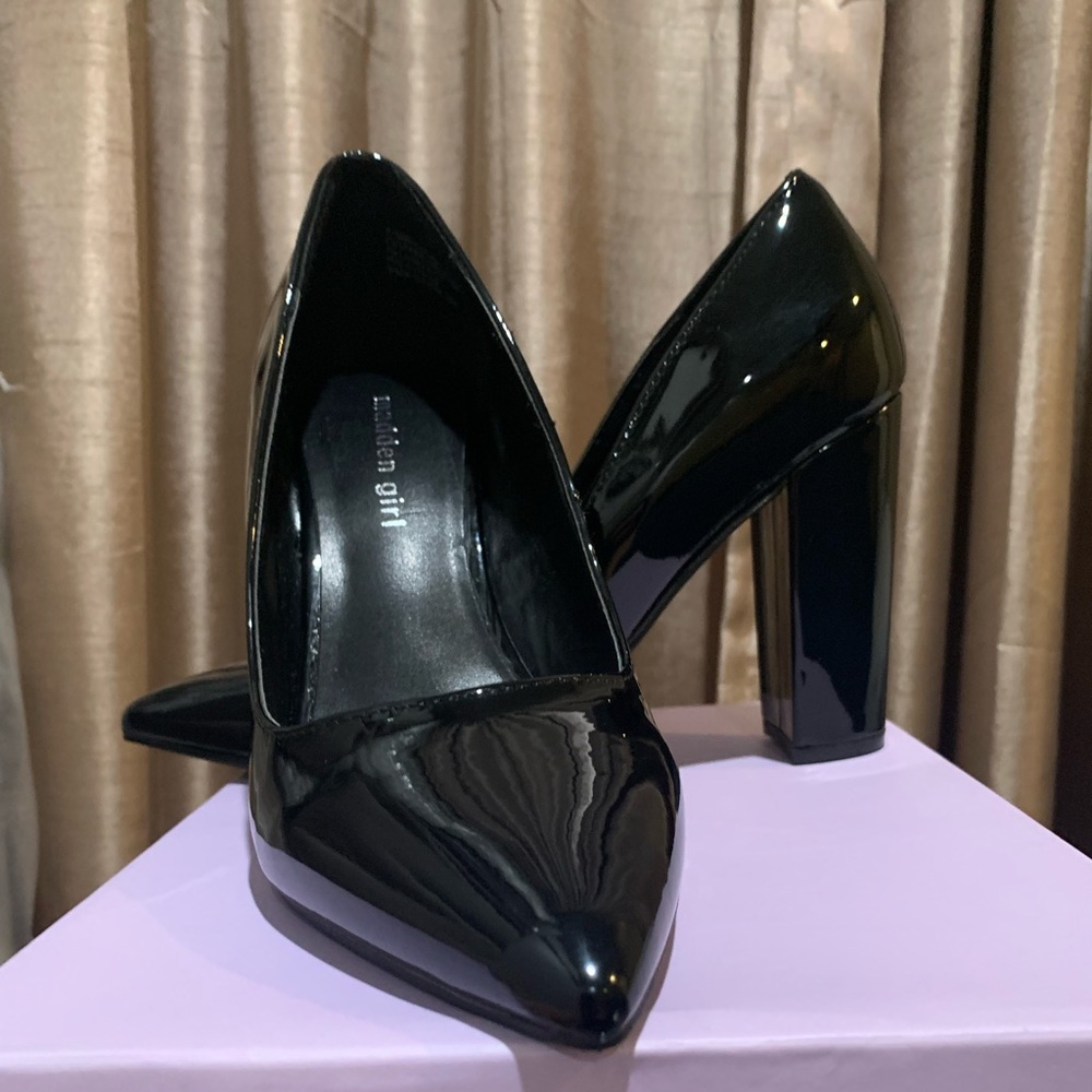 Madden Girl Womens Symboll Black Faux Leather Patent Pumps Shoes NWB